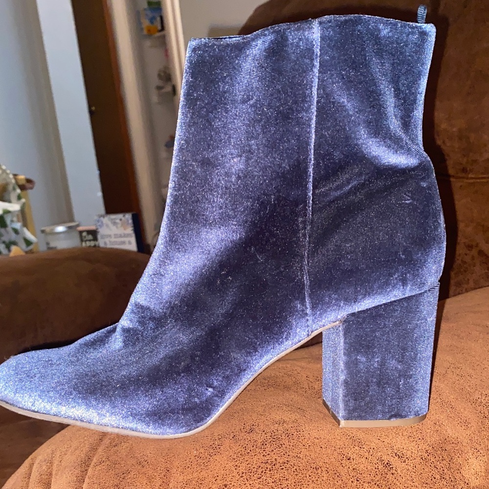 Chic Velvet Heeled Boots in Deep Blue Suede Shoes